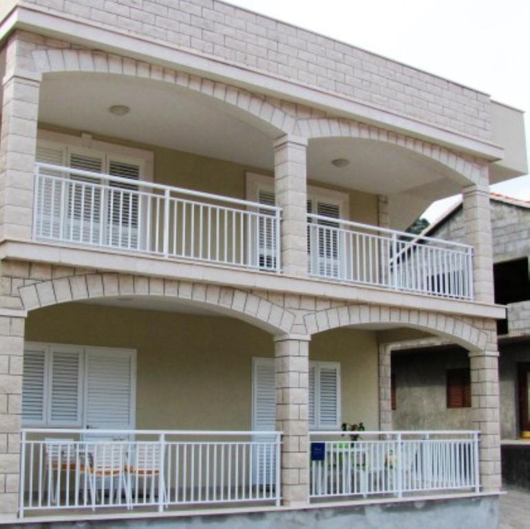 Apartments Morgen บรานา ภายนอก รูปภาพ